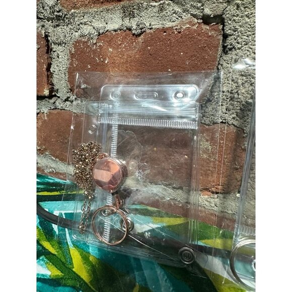 2 piece Retractable Badge Reel Lanyard - Picture 2 of 8